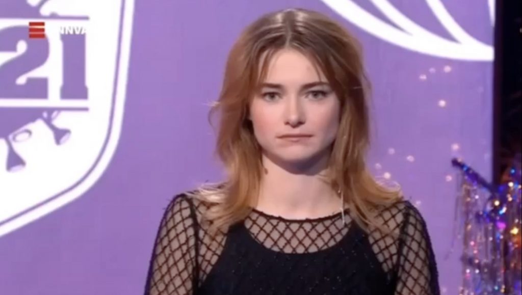 Emma Wortelboer haar doorschijnende jurkje